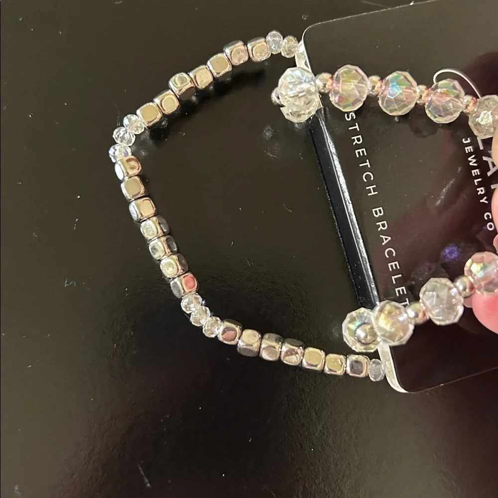 6 Piece Jewelry & Accessory Bundle - Ring Necklace Bracelets Earrings Hair Clip - Picture 7 of 16